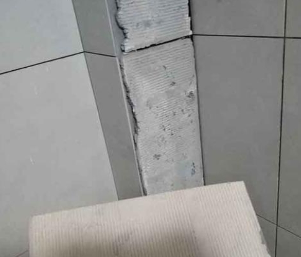 营口市瓷砖空鼓维修公司分享下厨房瓷砖脱落的补救措施。